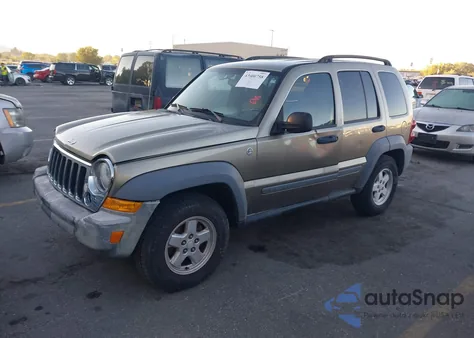 2005 Jeep Liberty Sport z USA, uszkodzony, nr VIN 1J4GL48K55W693777